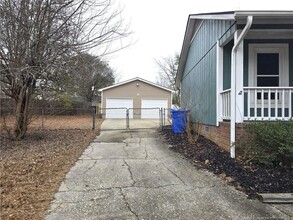 5600 Woodlake Ct in Fayetteville, NC - Building Photo - Building Photo