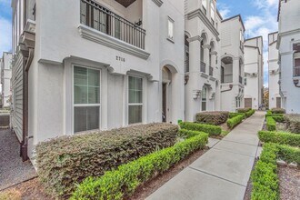 2716 Freund St in Houston, TX - Building Photo - Building Photo