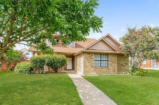 11825 Hickory Garden Dr in Balch Springs, TX - Building Photo - Building Photo