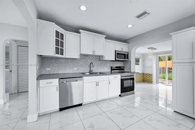 2714 Fillmore St in Hollywood, FL - Building Photo - Building Photo