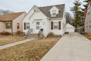 2012 W 22nd St in Sioux Falls, SD - Building Photo