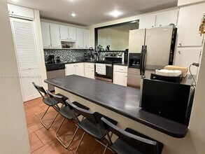 20441 NE 30th Ave in Aventura, FL - Building Photo - Building Photo