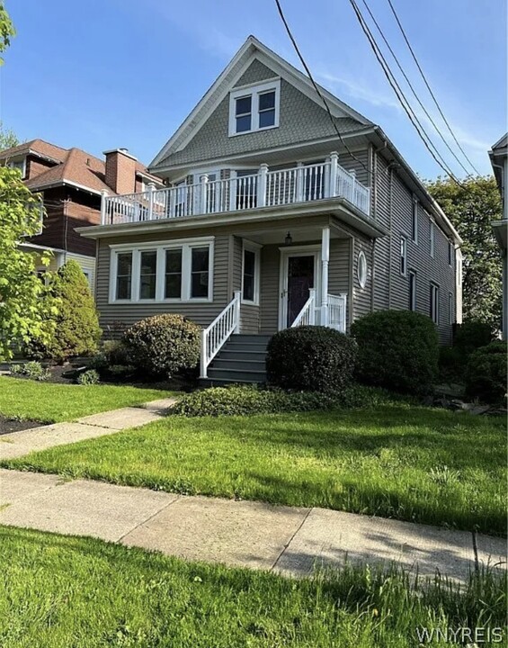 151 Eagle St in Buffalo, NY - Foto de edificio