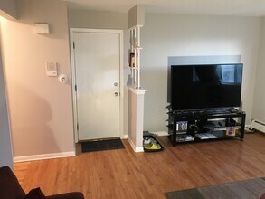 10380 Michael Todd Terrace, Unit 2W in Glenview, IL - Building Photo - Building Photo