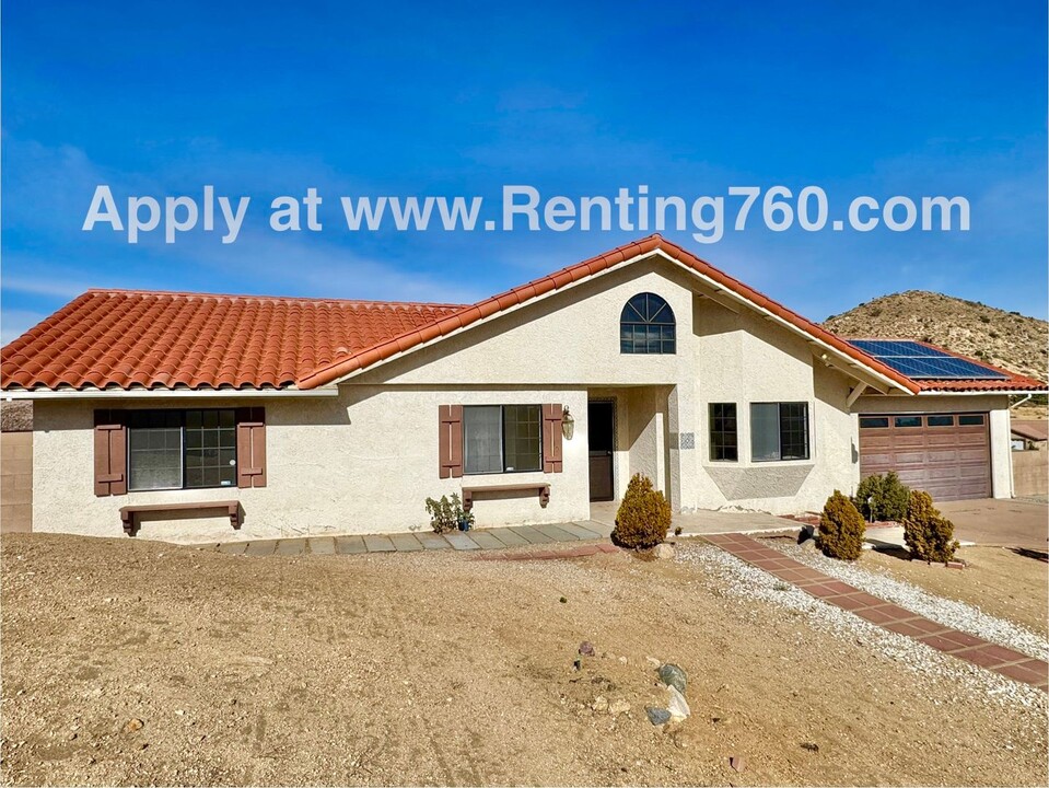 55710 Free Gold Dr in Yucca Valley, CA - Building Photo