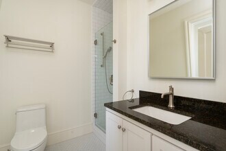 41 Arlington Ave, Unit Apt. B in Providence, RI - Building Photo - Building Photo