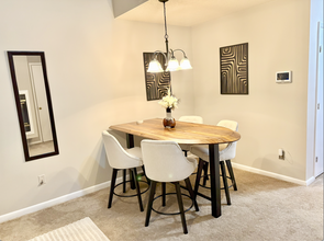 421 Woodview Ln in Hampton, VA - Building Photo - Building Photo