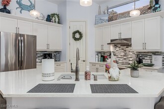 12595 Grandezza Cir in Estero, FL - Foto de edificio - Building Photo