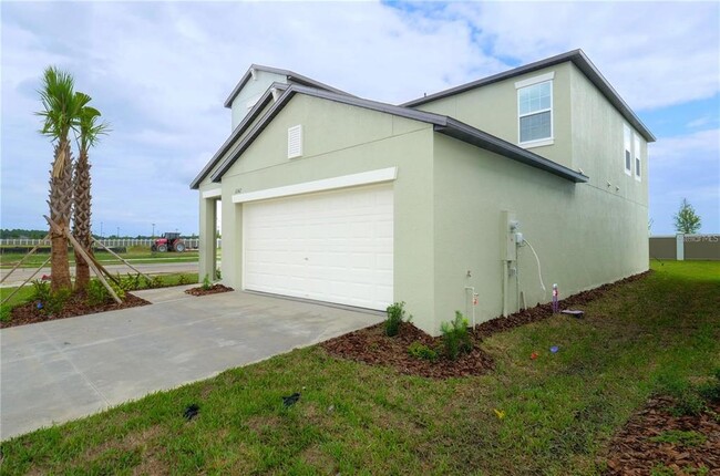 11142 Radiant Shr Lp in San Antonio, FL - Building Photo - Building Photo
