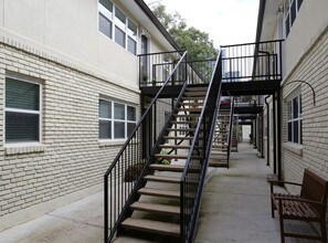 Gateway Courtyard in Atlanta, GA - Foto de edificio - Building Photo