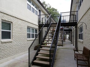 Gateway Courtyard in Atlanta, GA - Building Photo - Building Photo