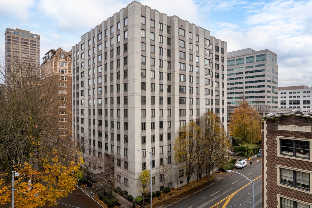 The Decatur Condominiums in Seattle, WA - Building Photo