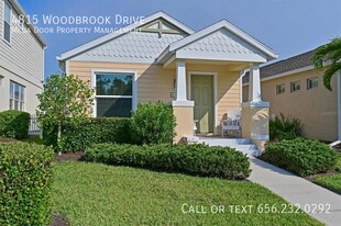 4815 Woodbrook Dr in Sarasota, FL - Building Photo