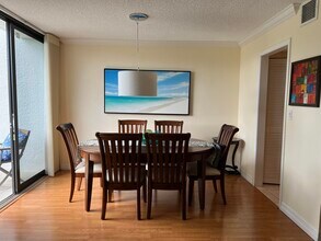 2104 Bridgewood Dr in Boca Raton, FL - Building Photo - Building Photo