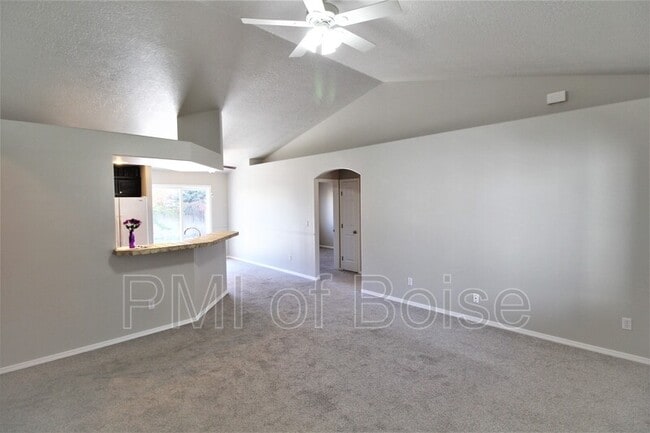 3300 N Elmstone Ave in Meridian, ID - Building Photo - Building Photo