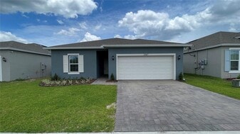 2367 White Cedar Wy in Haines City, FL - Building Photo