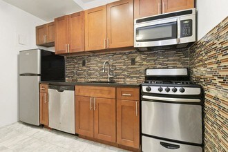 63 Pitt St in New York, NY - Building Photo - Building Photo