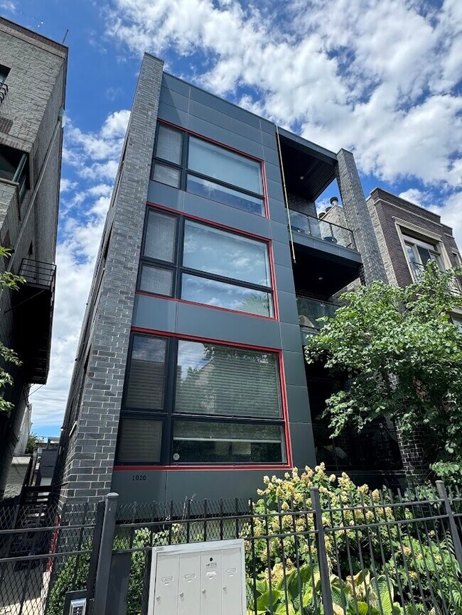 1020 N Marshfield Ave in Chicago, IL - Building Photo - Building Photo