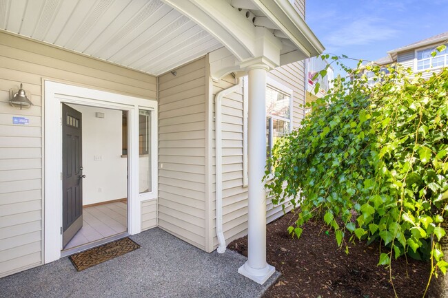 1855 Trossachs Blvd SE in Sammamish, WA - Building Photo - Building Photo