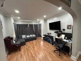 5742 N Artesian Ave, Unit 1 in Chicago, IL - Building Photo