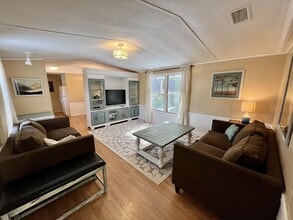 50 Mandalay Dr in Hendersonville, NC - Building Photo - Building Photo