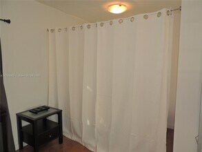 1215 Meridian Ave in Miami Beach, FL - Building Photo - Building Photo