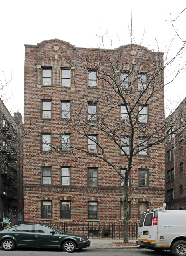 3545 94th St in Jackson Heights, NY - Foto de edificio - Building Photo