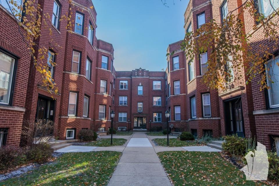 850 W Cornelia Ave, Unit g in Chicago, IL - Building Photo