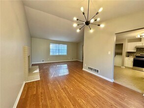 7413 Penland Dr in Riverdale, GA - Building Photo - Building Photo