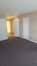 5273 Flowering Peach Dr in Memphis, TN - Building Photo - Building Photo