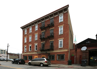 118-120 E 12th St in Cincinnati, OH - Building Photo - Building Photo