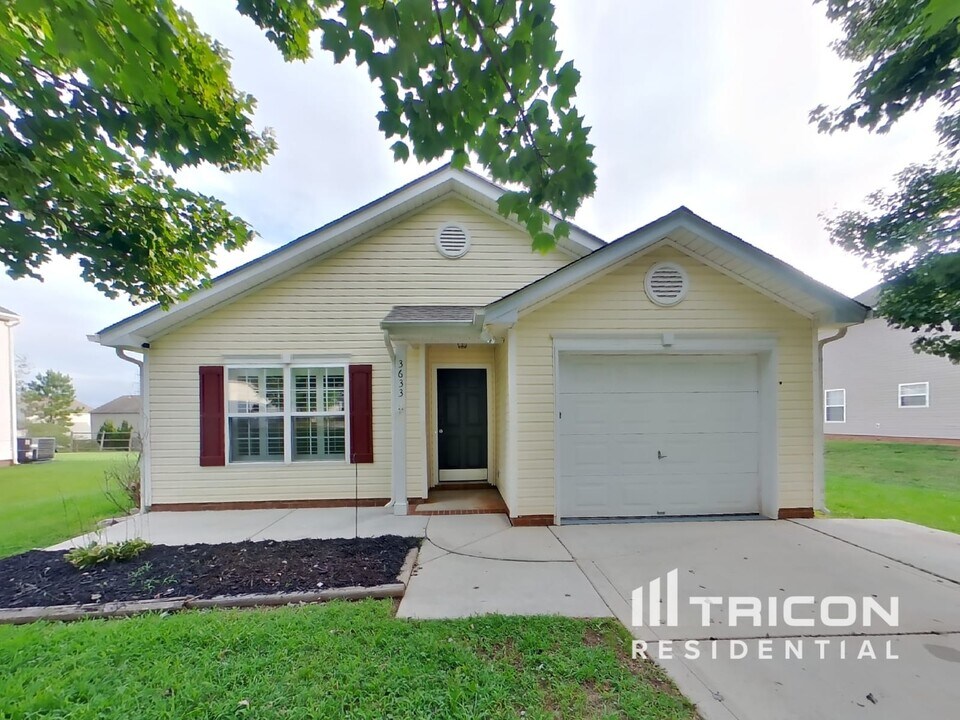 3633 Crowders View Dr in Gastonia, NC - Building Photo