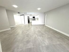 6767 Collins Ave in Miami, FL - Building Photo - Building Photo