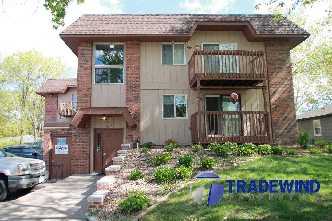 942 Main St NW, Unit 100 Photo