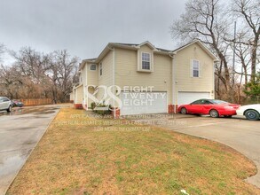 2924 Oak Tree Ave in Norman, OK - Building Photo - Building Photo
