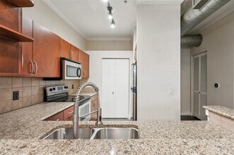 201 W Lancaster Ave in Fort Worth, TX - Building Photo - Building Photo