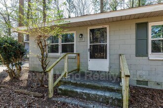 717 Woodland Rd in Raleigh, NC - Building Photo - Building Photo