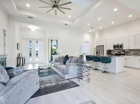 2825 SW 3rd St in Cape Coral, FL - Building Photo