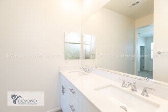 1251 Paseo Sea Grass in San Diego, CA - Building Photo - Building Photo