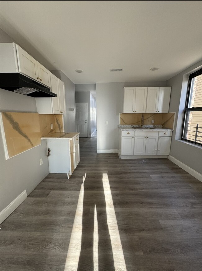 189 Myrtle Ave, Unit 3R