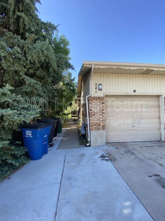241 E 200 N in Kaysville, UT - Building Photo