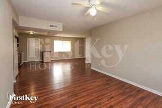 4013 Commonwealth Dr in Garland, TX - Building Photo - Building Photo