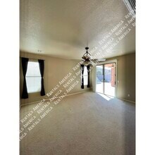 2243 W Mila Way in Queen Creek, AZ - Foto de edificio - Building Photo