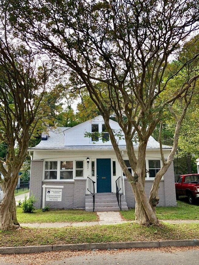 property at 2821 Vincent Ave