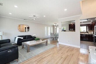 12 Barnum Ave in Plainview, NY - Building Photo - Building Photo