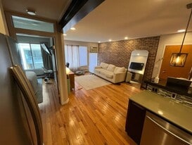 Varsity Management in Ann Arbor, MI - Building Photo