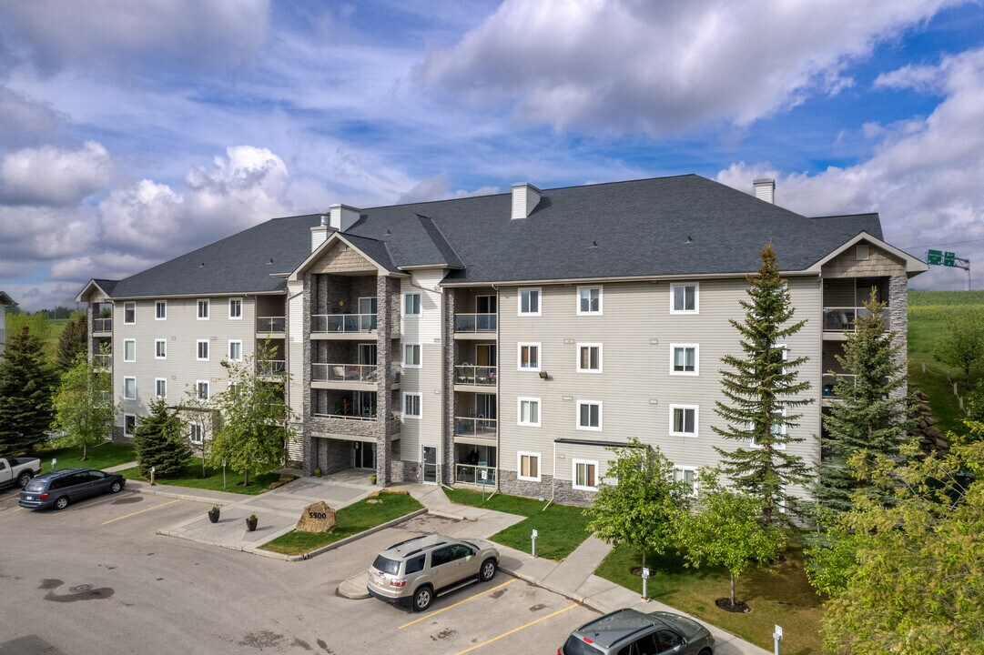 5000 Somervale Crt SW in Calgary, AB - Building Photo