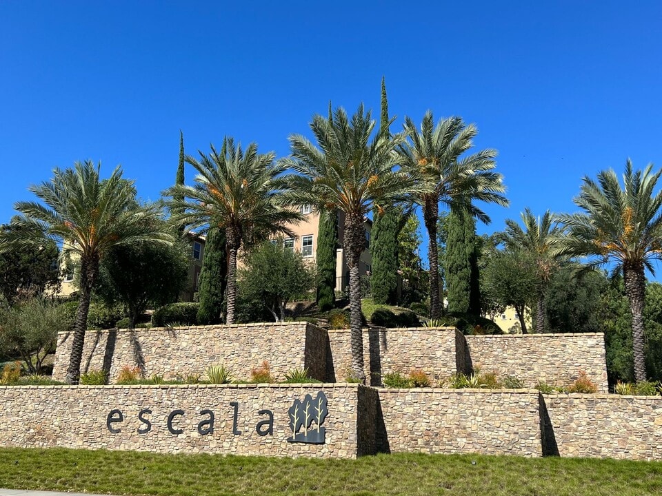 2682 Escala Cir in San Diego, CA - Building Photo