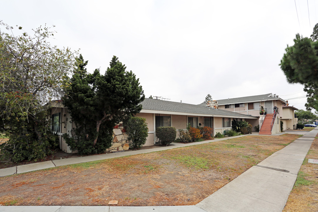 12202 Haster St in Garden Grove, CA - Building Photo