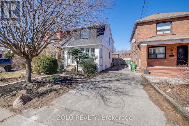 property at 8 Crewe Ave